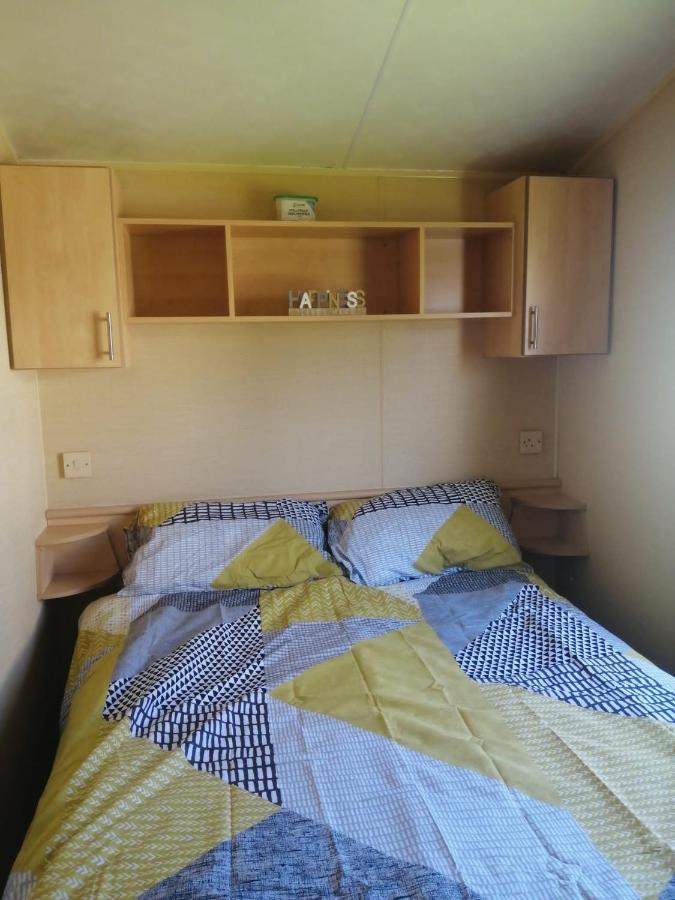Adorable 2 Bedroom Caravan In Clacton-On-Sea Εξωτερικό φωτογραφία